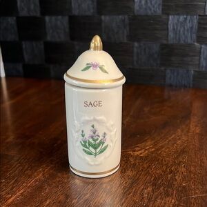 1992 Lenox Spice Garden Porcelain Spice Jar in Sage